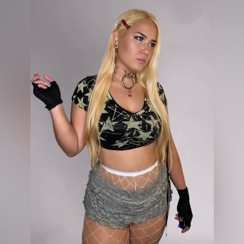 Vintage 00s Grunge Goth Abstract Star Crop Top